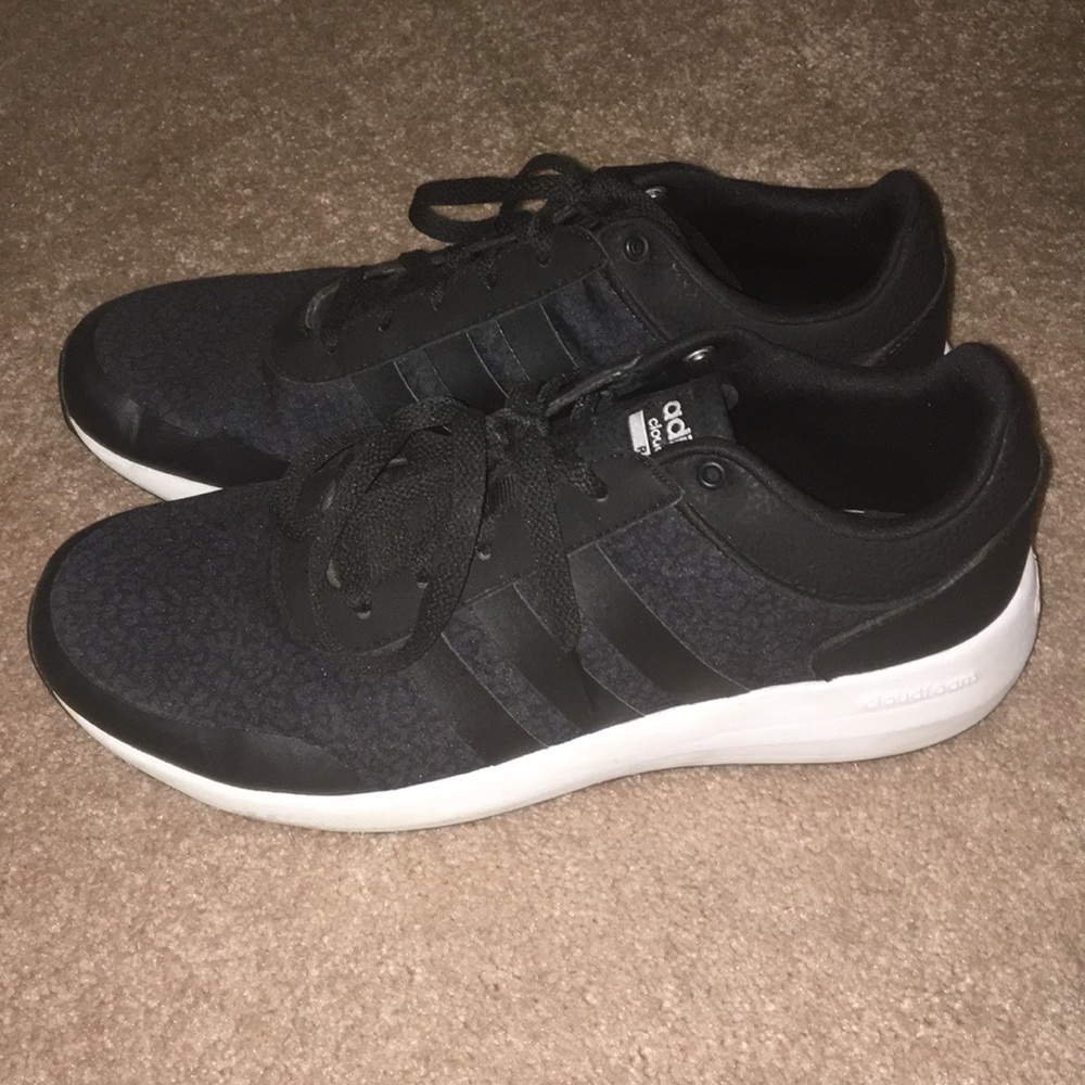 Black Adidas cloudfoam race